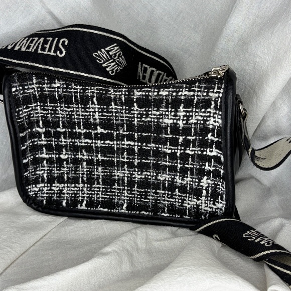 Steve Madden Crossbody - Picture 2 of 2